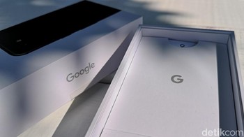 Dalam kemasan ini terlihat logo Google sebagai penanda Pixel buatan perusahaan teknologi asal Mountain View, California, AS ini. Foto: Agus Tri Haryanto/detikINET