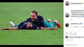 Christian Eriksen mengucap rasa terima kasihnya pada Moura yang mencetak tiga gol. Foto: istimewa