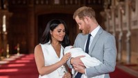 Archie menurut bahasa Jerman berarti Sangat Berarti dan Harryson berarti Anak laki-laki Harry sementara Mountbatten-Windsor merupakan nama belakang Pangeran Harry. Dominic Lipinski - WPA Pool/Getty Images