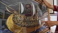 Dengan signifikansinya yang berasal dari teks-teks keagamaan, kaligrafi Arab berperan penting dalam kemajuan bahasa Arab sepanjang sejarah. Pradita Utama/detikcom  