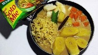 Berani coba varian mie instan rasa ini? Tampilannya sih menggugah, tapi rasanya kaya gimana, ya? Foto: me.me 