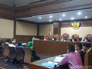 Akui Bantu Bisiki Hakim Dagang Perkara, Saksi Ini Ngaku Tak Enak Hati