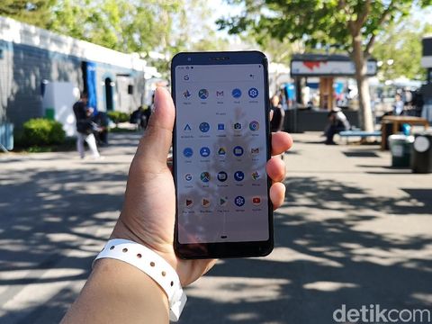 Saatnya Mengucapkan: Selamat Tinggal Ponsel Poni?