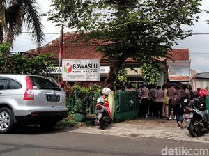 Antisipasi Aksi Massa, Polisi Jaga Kantor Bawaslu di Kota Malang