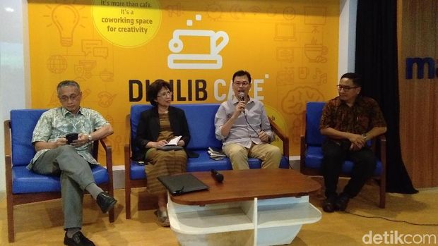 Konferensi pers di Digilib Cafe Fisipol UGM.
