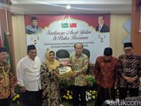 Dubes China dan Ketum PBNU Buka Bersama dan Santuni Santri