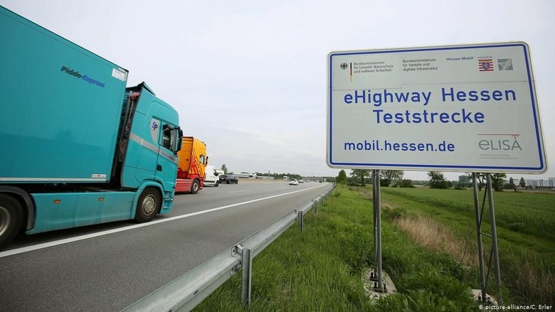 Jerman Pertama Kali Uji Coba Operasi Jalan Tol Listrik eHighway Jerman Pertama Kali Uji Coba Operasi Jalan Tol Listrik eHighway