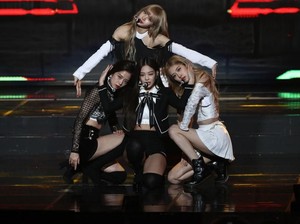 Fans Anggap Personel Blackpink Didiskriminasi Manajemen karena Baju Konser