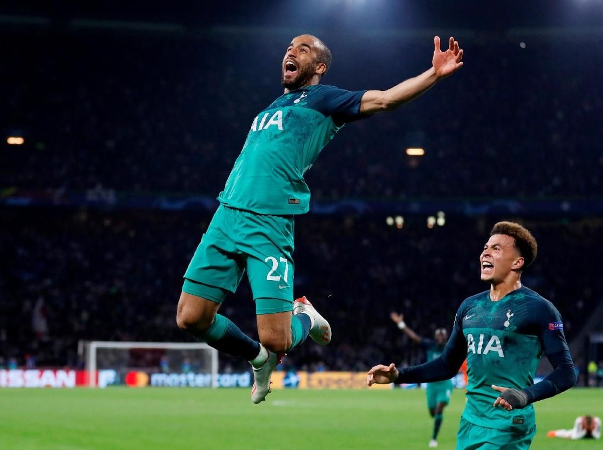 Lucas Moura merayakan golnya saat membantu Tottenham Hotspur mengalahkan Ajax Amsterdam. (Foto: Matthew Childs/Action Images via Reuters)