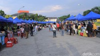 Taman Sabilulungan menjadi salah satu spot favorit warga Kabupaten Bandung, Jawa Barat untuk menunggu buka puasa. Setiap harinya taman ini dikunjungi ratusan warga. Letaknya berada disebrang Komplek Pemerintahan Kabupaten Bandung (Wisma Putra/detikcom)