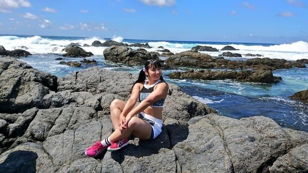 Walau tak menyertakan lokasi detil, kemungkinan ini adalah pantai di Okinawa, Jepang (@saikireika/Instagram)