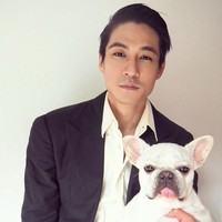 Elroy Cheo cukup populer di Instagram. Dia memiliki 130 ribuan follower dan kerap memperlihatkan gaya hidup mewahnya. Mulai dari gaya hyebeast hingga parlente. Foto: Instagram/@elroxcheo