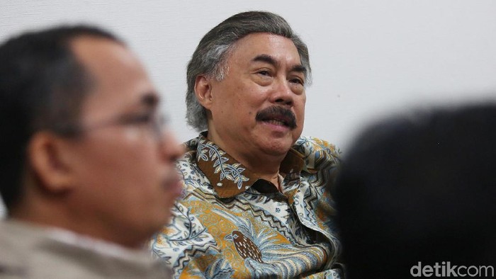 Gayus Lumbuun berpendapat pernyataan AM Hendropriyono soal polemik WNI keturunan Arab bukanlah pernyataan rasis.