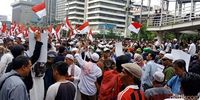 Massa Pendemo KPU-Bawaslu Mulai Penuhi Bawaslu RI 