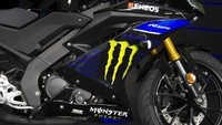 Aura sangar terpancar dari warna hitam yang mendominasi, ditambah dengan logo Monster Energy di bagian fairing. Foto: Yamaha Eropa