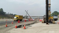 Berdasarkan pantauan detikcom, proses pengerjaan relokasi itu tengah berlangsung dan terus dikebut siang malam.