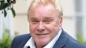 Komedian Freddie Starr Ditemukan Meninggal di Rumahnya