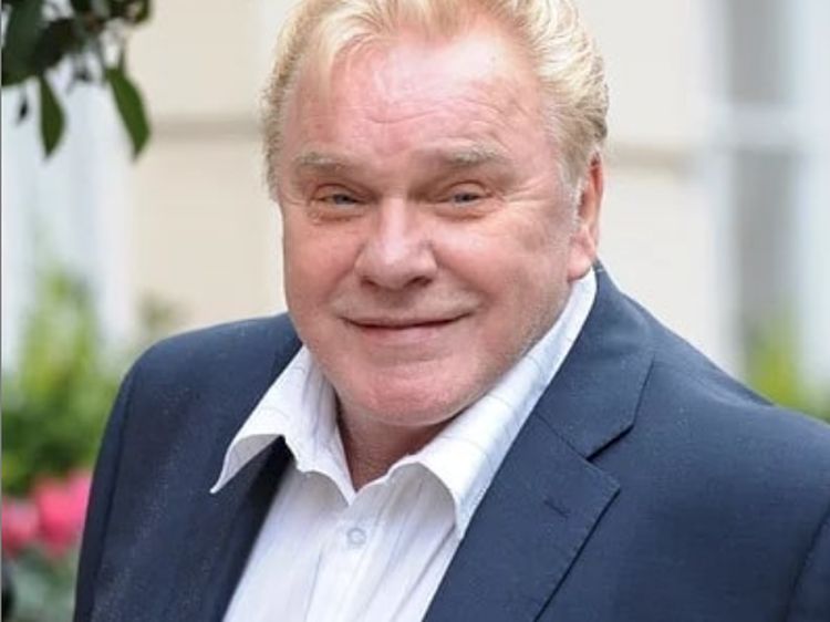 Komedian Freddie Starr Ditemukan Meninggal di Rumahnya