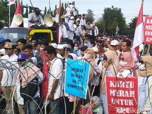 Negosiasi Alot, Akhirnya Perwakilan Massa Aksi Diterima KPU Jateng