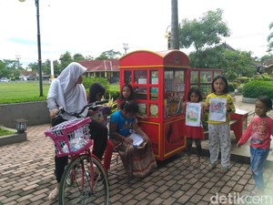 Perpus Mini ala Ridwan Kamil Jadi Spot Ngabuburit di Pangandaran