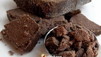 Dari warna dan bentuknya, terasi yang satu ini emang mirip brownies. Eits, tapi aromanya jelas beda. Jangan gagal fokus, ya! Foto: Instagram lepastawa  