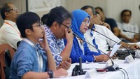 Dalam rapat ini, hadir pula Ketua Bawaslu (Badan Pengawas Pemilu) Abhan dan beberapa anggota Bawaslu, lalu perwakilan saksi dari kedua paslon pilpres dan saksi dari masing-masing parpol.