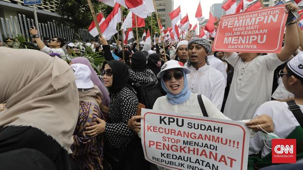 Dikawal Massa Serbaputih, BPN Adukan Capres Jokowi ke Bawasl