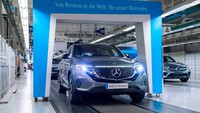 Mercedes-Benz mulai menjual crossover listrik EQC. Foto: dok. Mercedes-Benz