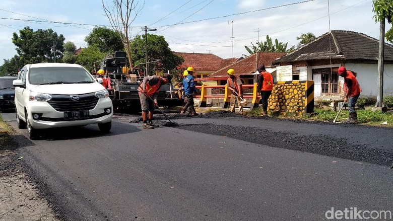Perbaikan Jalur Mudik Malang-Blitar Diprediksi H-10 Lebaran Tuntas Perbaikan Jalur Mudik Malang-Blitar Diprediksi H-10 Lebaran Tuntas
