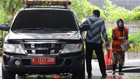 Marketing Manager PT Humpuss Transportasi Kimia Asty Winasti tiba di gedung KPK untuk menjalani pemeriksaan lanjutan, Jumat (10/5/2019).