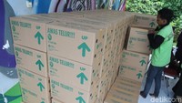 Pasar pangan murah ini merupakan sembako bersubsidi yang dijajakan ke warga.