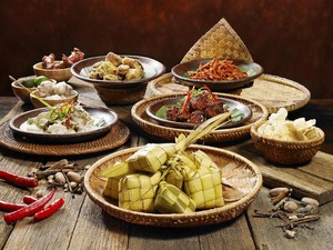 Di Soegoehan Ramadhan Ada Ayam Bakar Padang dan Daging Bumbu Bali Enak