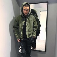 Ayah Elroy, Cheo Tong Choon, pernah berada di daftar 50 Orang Terkaya Singapura. Dia menempati posisi 43 pada 2016. Foto: Instagram/@elroxcheo