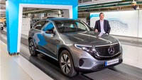 Mercedes-Benz mulai menjual crossover listrik EQC. Foto: dok. Mercedes-Benz