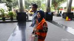 Berompi Tahanan, Asty Winasti Kembali Diperiksa KPK