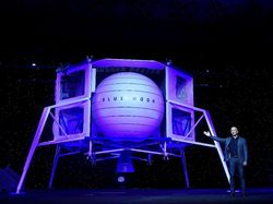 Melihat Ambisi Manusia Terkaya Menaklukkan Bulan