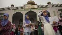 Keberadaan masjid khusus perempuan di China telah ada sejak lebih dari 300 tahun lalu. Munculnya imam muslimah di China pun disebut telah ada sejak dinasti Qing di sekitar pertengahan abad ke-18. Kevin Frayer/Getty Images.