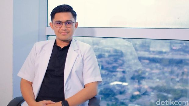 dr Daniel