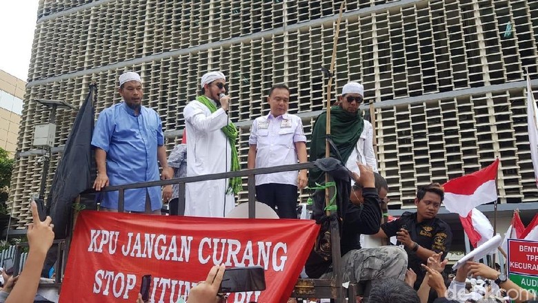 Hal-hal yang Dilaporkan BPN ke Bawaslu soal Dugaan Kecurangan Hal-hal yang Dilaporkan BPN ke Bawaslu soal Dugaan Kecurangan