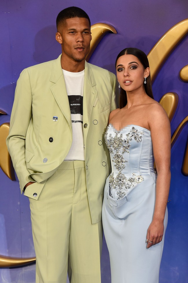 Naomi tak datang sendiri. Ia didampingi suaminya, pesepakbola Jordan Spence dari Ipswich Town. Mereka menikah di usia muda pada 2014 lalu. Foto: Getty Images