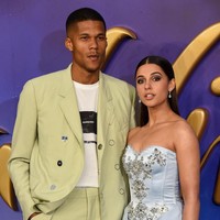 Naomi tak datang sendiri. Ia didampingi suaminya, pesepakbola Jordan Spence dari Ipswich Town. Mereka menikah di usia muda pada 2014 lalu. Foto: Getty Images