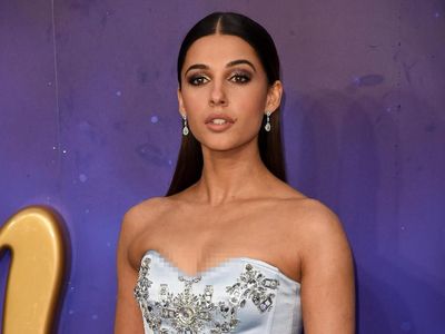 Jadi Putri Jasmine, Naomi Scott Cantik Bergaun Biru di Premier Aladdin