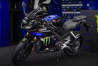 Adik Yamaha R15 Dapat Livery Monster Energy MotoGP ala Rossi