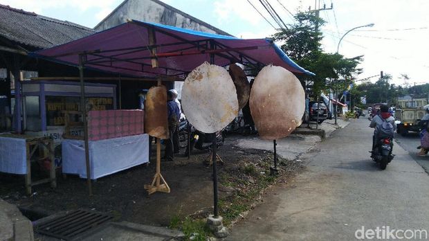 Merawat Tradisi 'Ngadulag', Warga Ciamis Ini Jualan Kulit Beduk