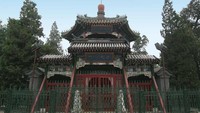 Di Kota Beijing ada juga Masjid Wanita Niujie yang menjadi tujuan populer para wanita Muslim yang mengunjungi daerah tersebut. Selain menjadi tempat ibadah khusus muslimah, masjid ini juga kerap mengadakan pembelajaran tentang agama bagi para jemaah Muslim yang berkunjung ke sana. Dok. Wikipedia/Smartneddy.