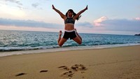 Reika juga gemar liburan ke pantai loh (@saikireika/Instagram)
