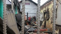 Kebakaran terjadi di Rutan Kelas II B Siak Sri Indrapura, Riau, pada Sabtu (11/5/2019) dinihari. Antara Foto/Rony Muharrman.