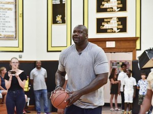 Rusuh! Legenda NBA Shaquille ONeal Ikut Moshpit di Depan Panggung