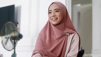 Kini, Lindswell memiliki kesibukan baru. Dia mengembangkan clothing line pakaian syari Kianne.