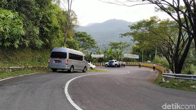 Potret Tanjakan Maut Cikidang Sukabumi yang Minim Rambu-rambu